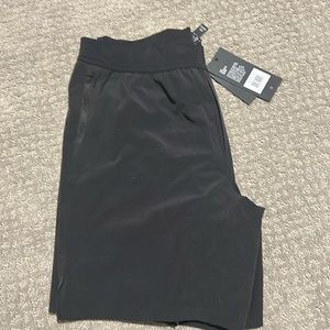 Ten Thousand black NWT 7inch short